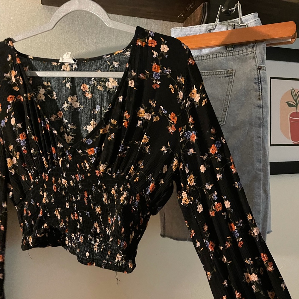 Garage Floral, cropped blouse. Size S.
